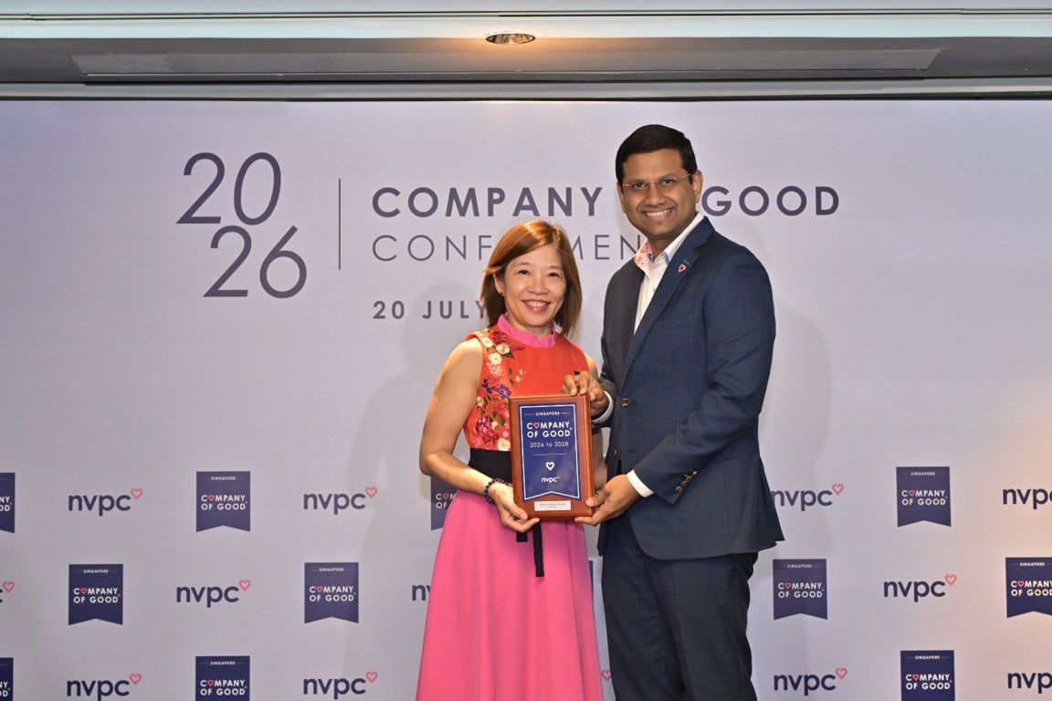 CEO Helen Ng receiving the award recognition